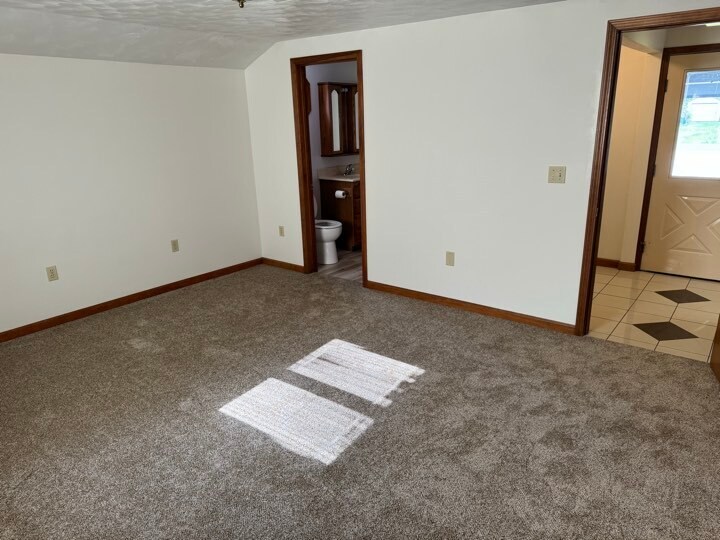 Master Bedroom - 7255 Gomer Rd