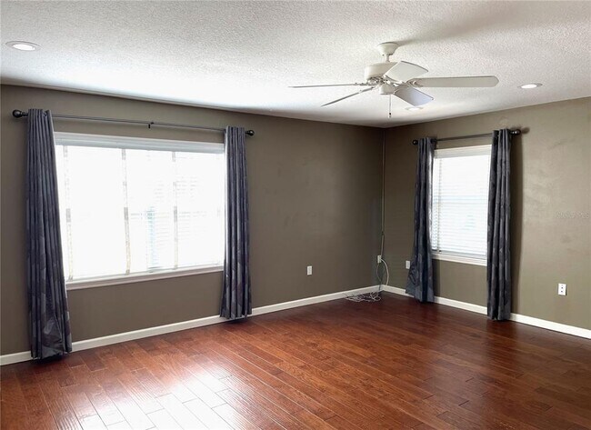 Building Photo - 6604 Crescent Lake Dr