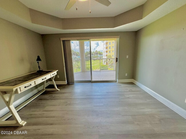 Building Photo - 4670 Links Village Dr