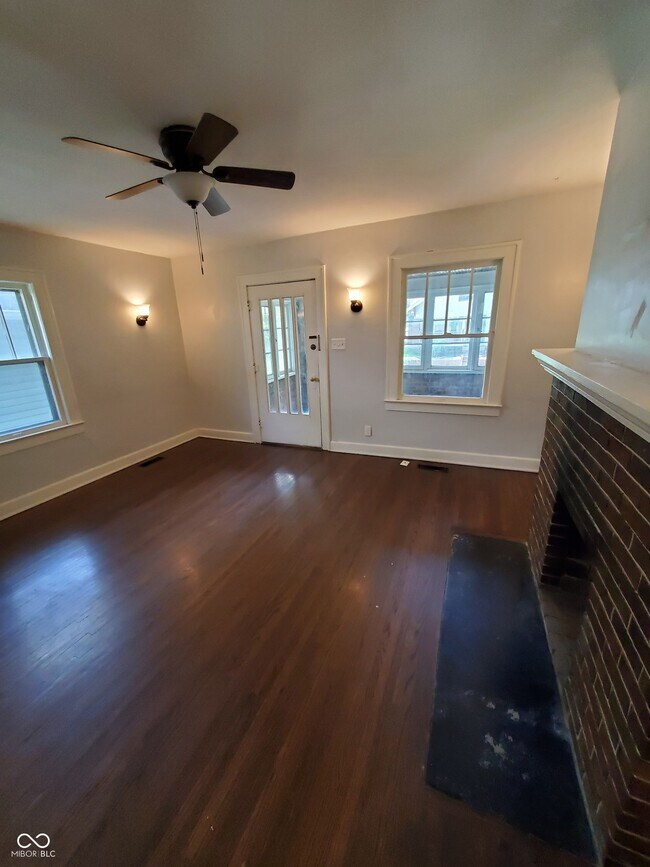 Building Photo - 136 S Johnson Ave
