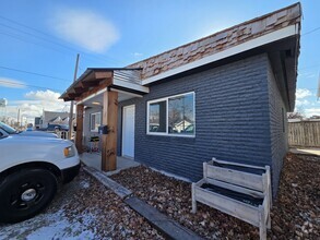 Building Photo - Burley - 16th St Duplex