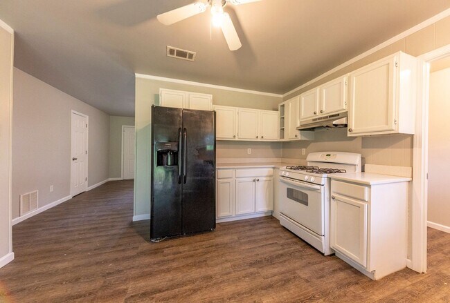 Building Photo - 642 Stevenson St