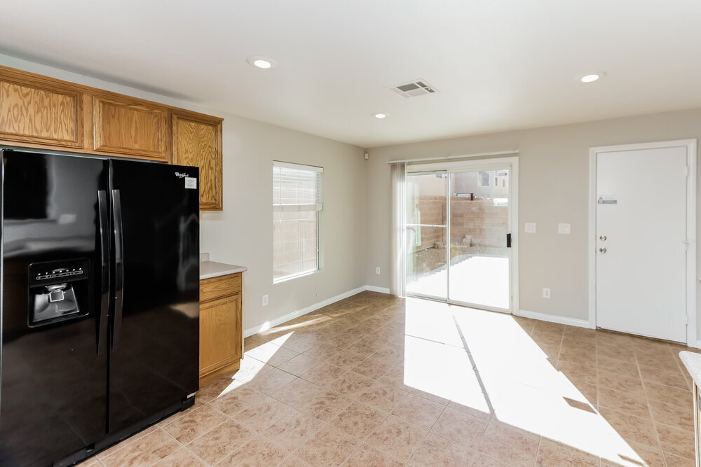 Building Photo - 652 Shadwell St