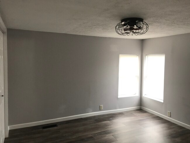 Building Photo - 114 Henry Ave