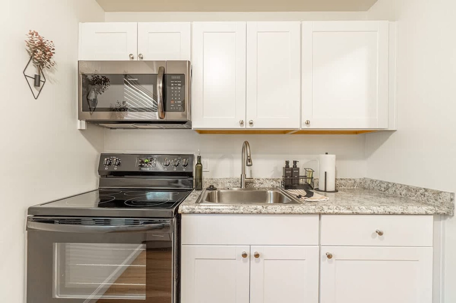 Building Photo - 734 Vine St