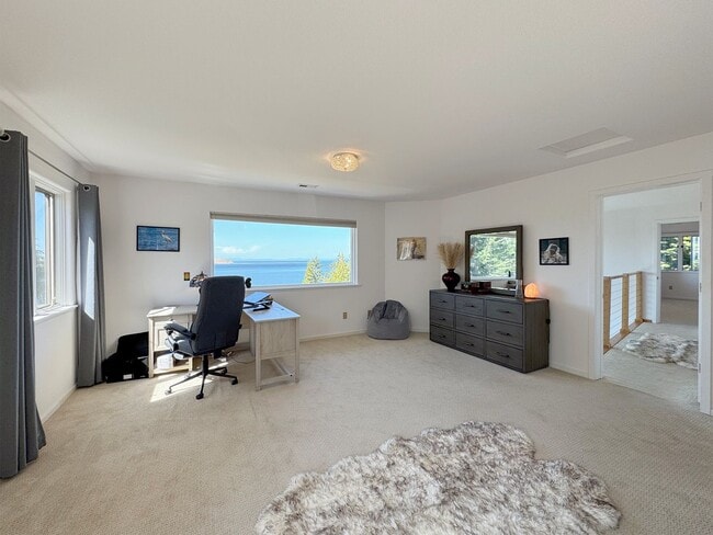Building Photo - Stunning Home for Lease in Diamond Point