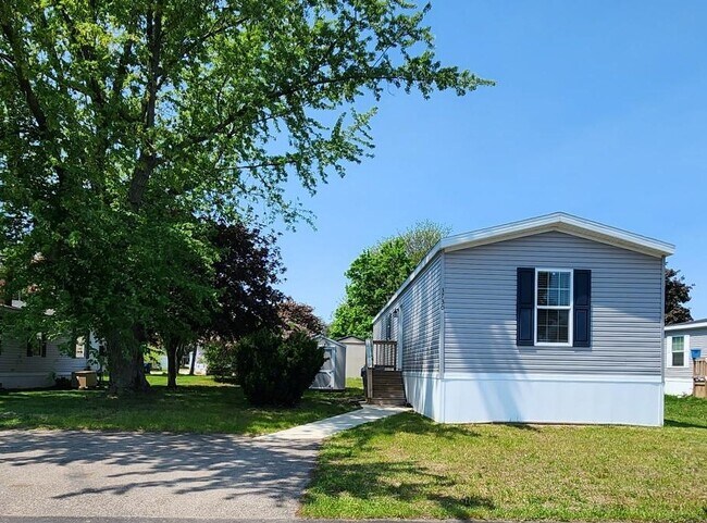 Building Photo - 3730 Birch St