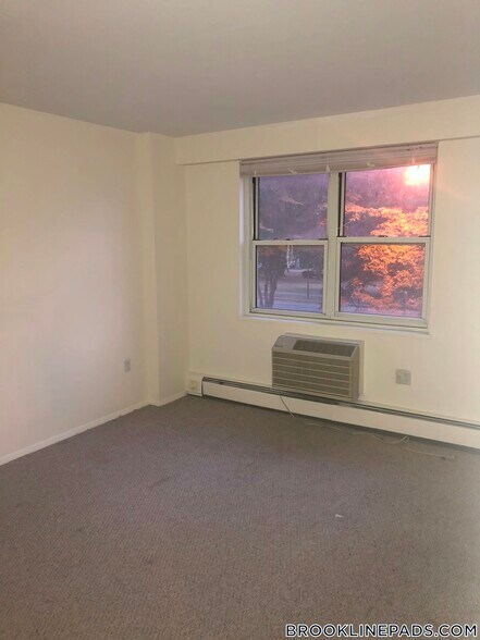 Building Photo - 175 Freeman St