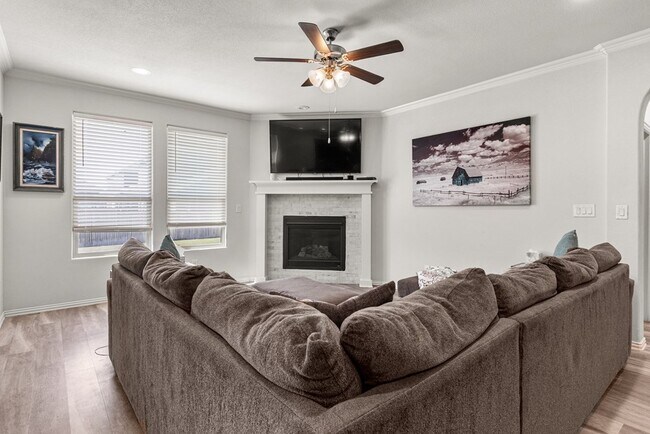 Building Photo - 7312 La Escolara Ranch Rd