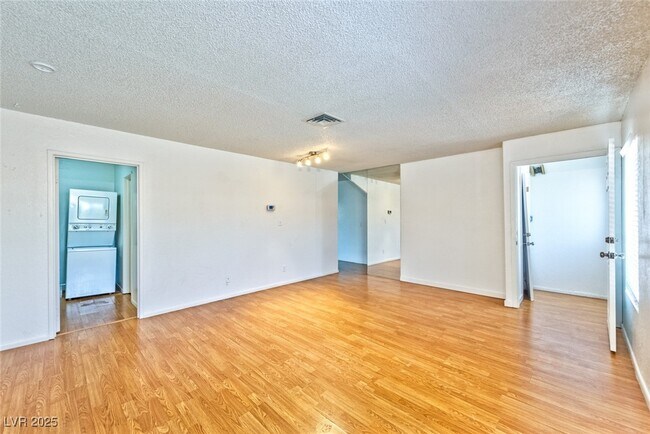 Building Photo - 3968 Visby Ln