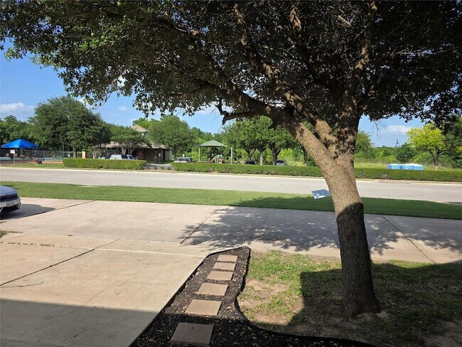 Building Photo - 319 Riverwalk Dr