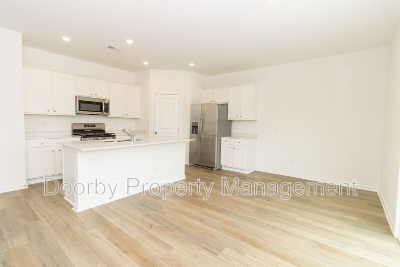 Building Photo - 105 Saddlebred Wy