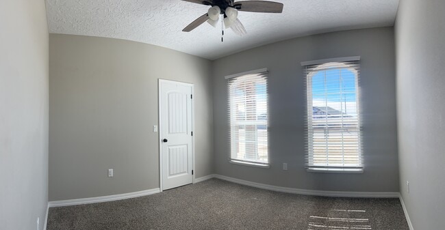 Building Photo - 2216 Amanda Ln