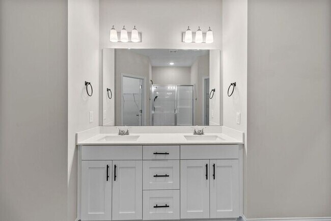 Building Photo - 3 Bedroom, 2.5 Bath Home with Bonus Room