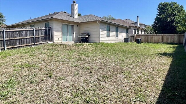Building Photo - 317 Leanne Dr
