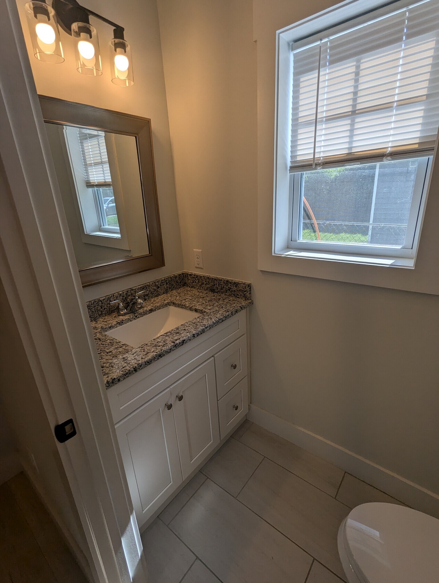 Powder Bathroom - 205 Meares St