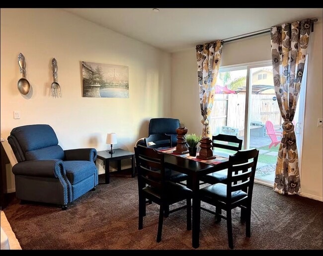 Building Photo - Best Deal in Town - Fully furnished 3 BD 2 BA Home