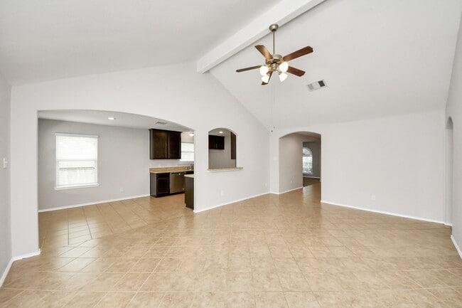 Building Photo - 21823 Wildcroft Dr