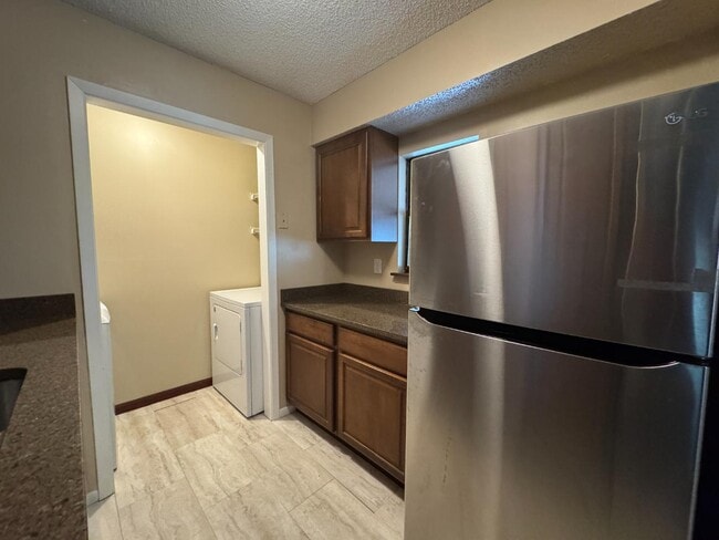 Building Photo - 1437 Westbrooke