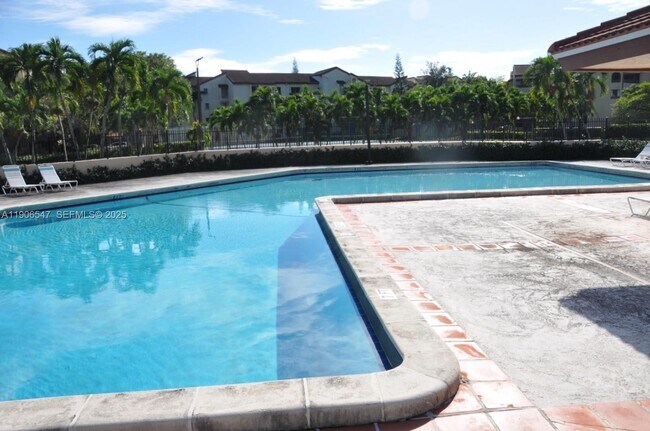 Building Photo - 9140 SW 123rd Ct