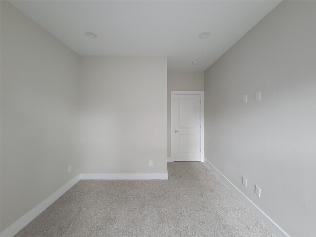 Building Photo - 8014 Huntington Spgs Ln