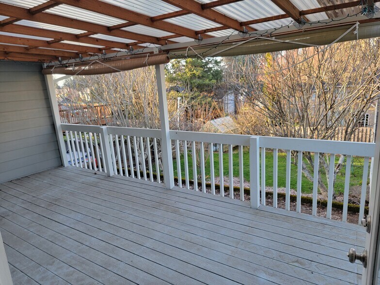 Building Photo - 8385 SW Avery St