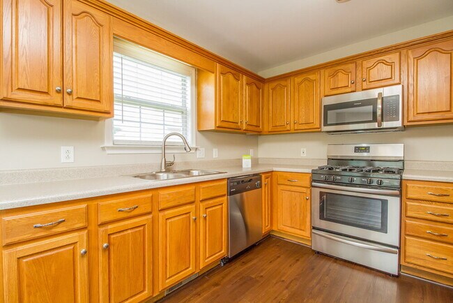 Building Photo - 2619 Danbury Cir