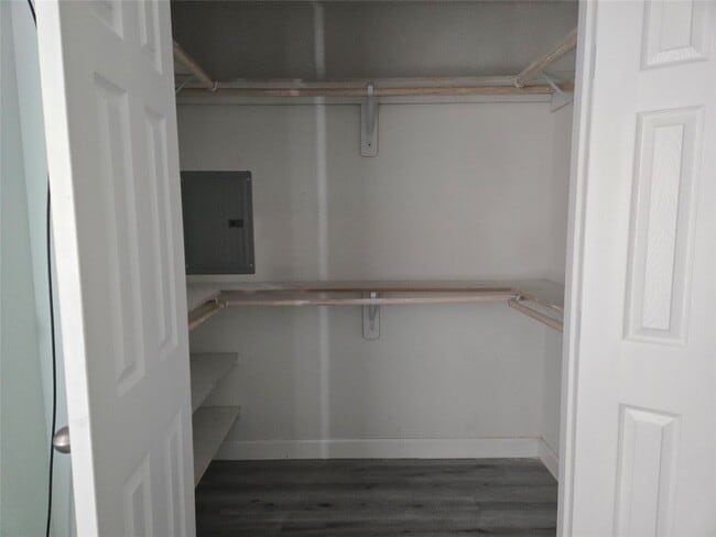 Building Photo - 22061 Russell Dr