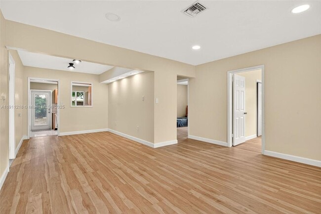 Building Photo - 4820 NE 1st Terrace