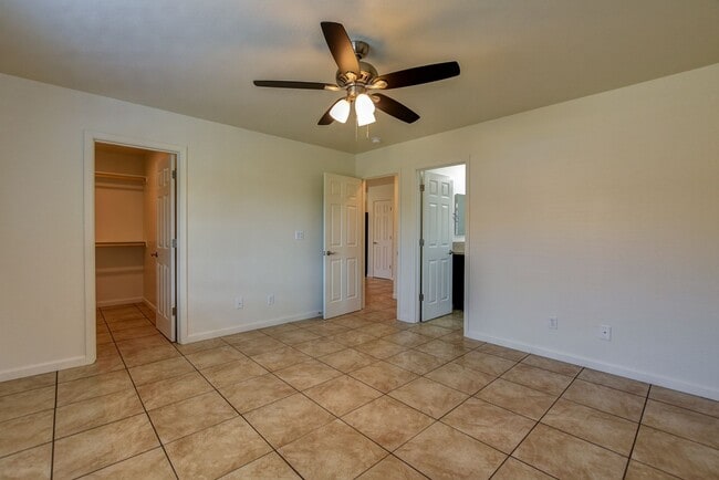 Building Photo - 3850 E Teri Ct
