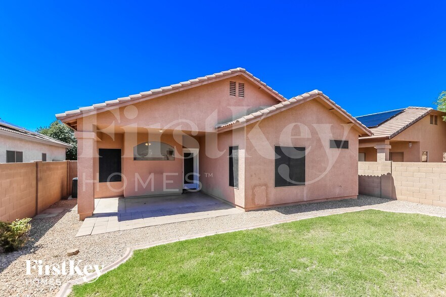 Building Photo - 13030 W Windrose Dr