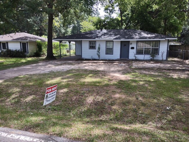 Primary Photo - 2000 Filhiol Ave