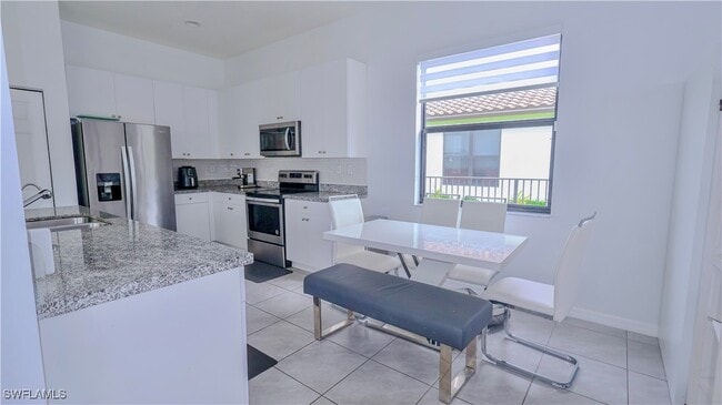 Building Photo - 5529 Aquila Ave