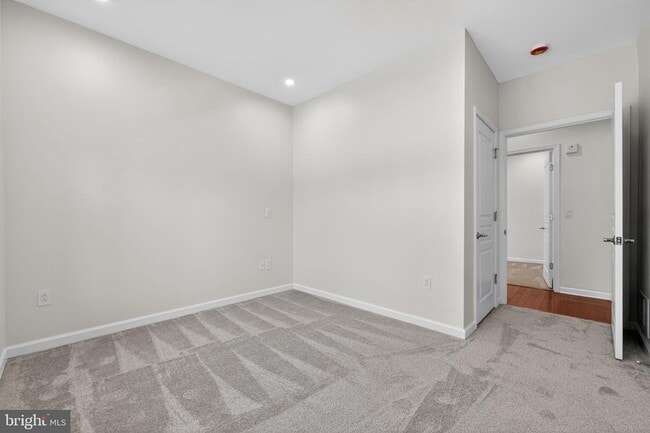 Building Photo - 1014 Creekside Dr