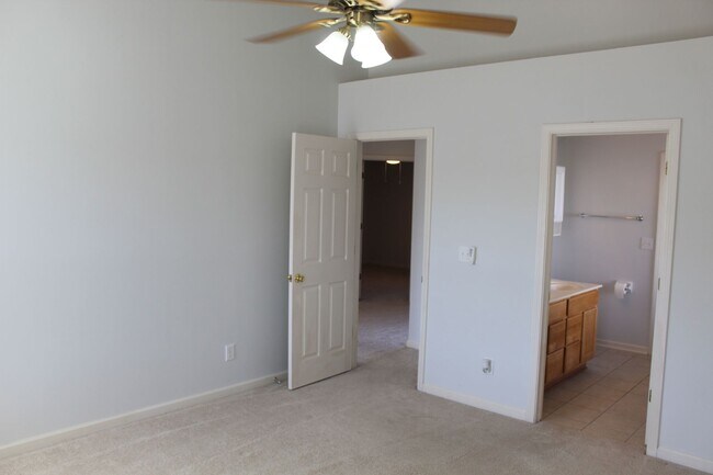 Building Photo - Beautiful Ranch Home in Brownsburg!