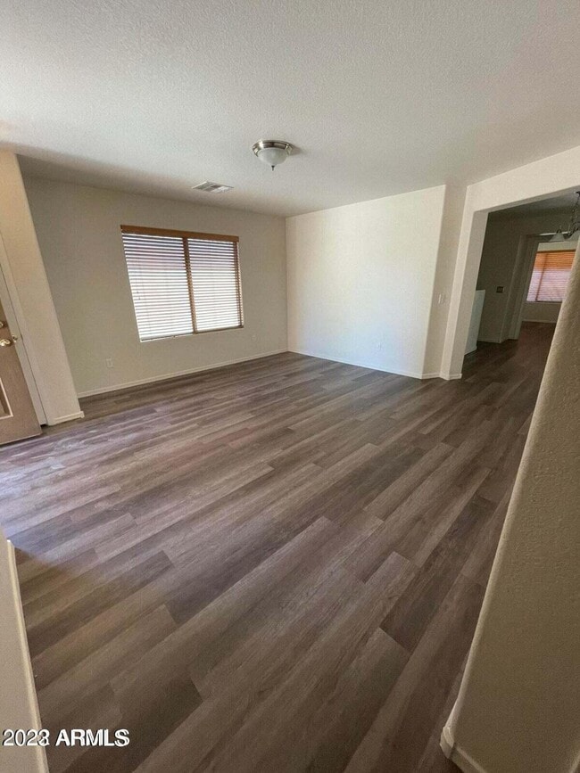 Building Photo - 46095 W Windmill Dr