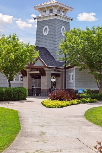 Building Photo - 10749 Falling Water Ln