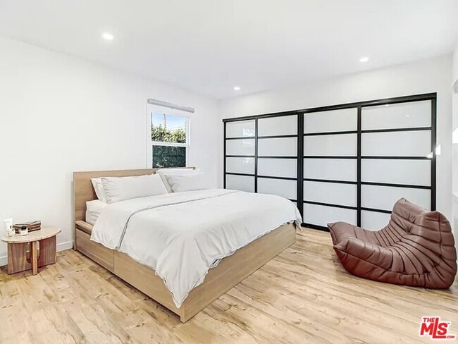 Building Photo - 7425 W 88th Pl