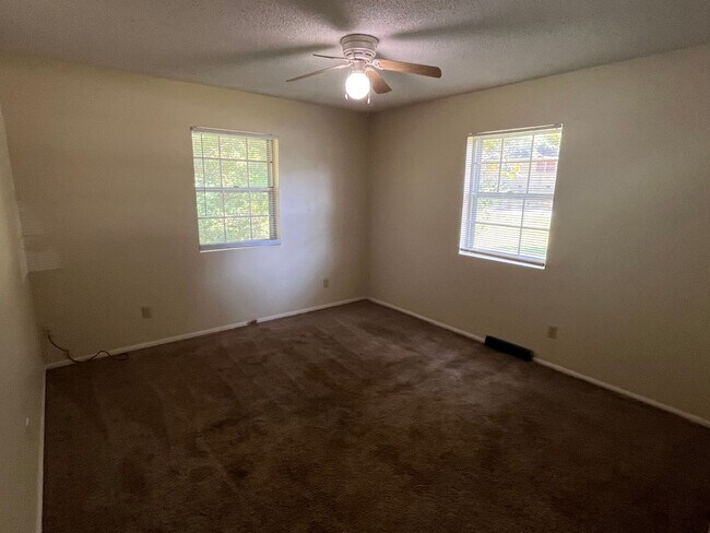 Building Photo - 505 E Fir St