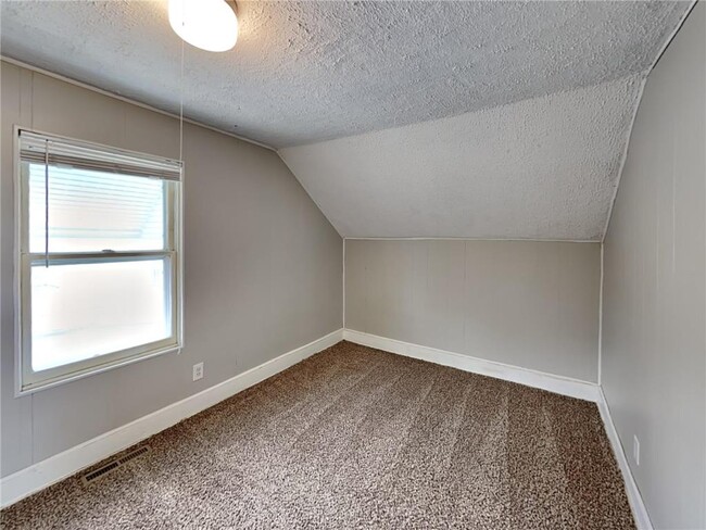 Building Photo - 4748 W 125th St
