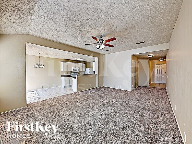 Building Photo - 208 Amber Ridge Dr