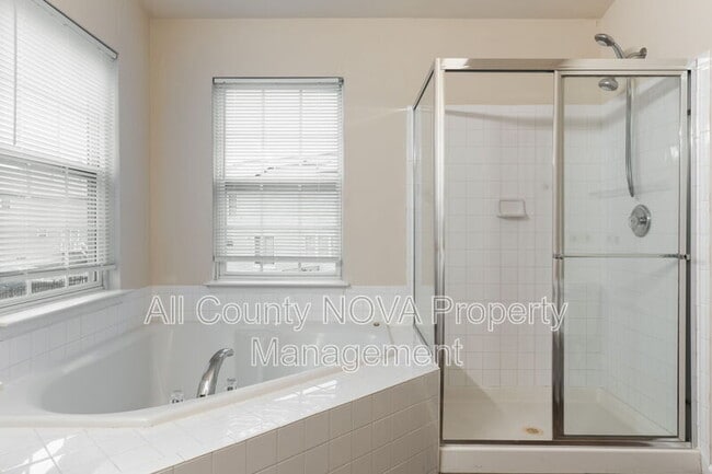 Building Photo - 9506 Whiteheart Dr