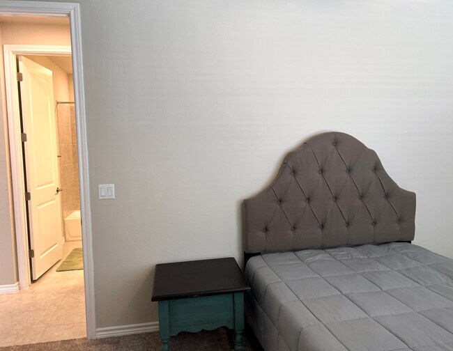 Building Photo - 131 Ace Ln