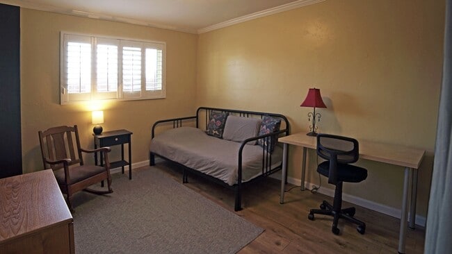 Building Photo - Updated 3 Bed, 2 Bath House in the Heart of Santee!