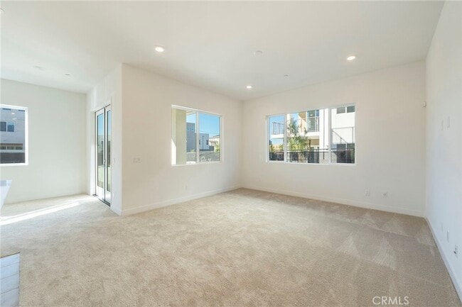 Building Photo - 121 Baluster