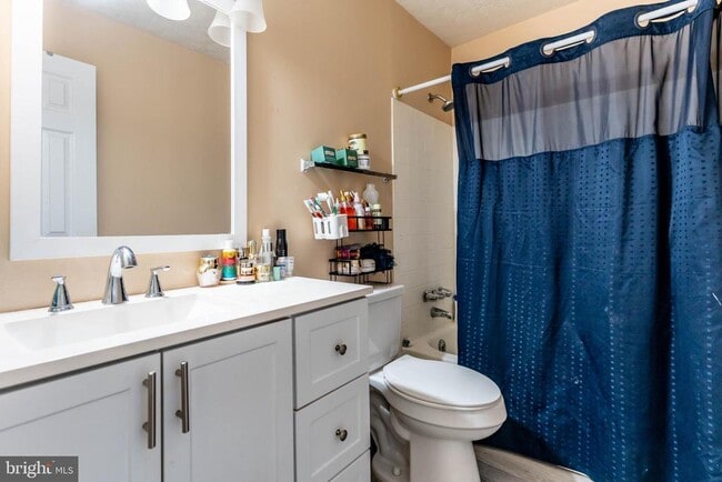 Building Photo - 12212 Birchview Dr