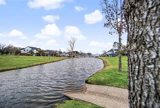 Building Photo - 14822 Spica Ct