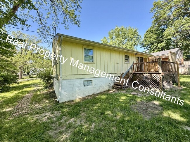 Building Photo - 2-Bedroom Home with Spacious Backyard & Deck