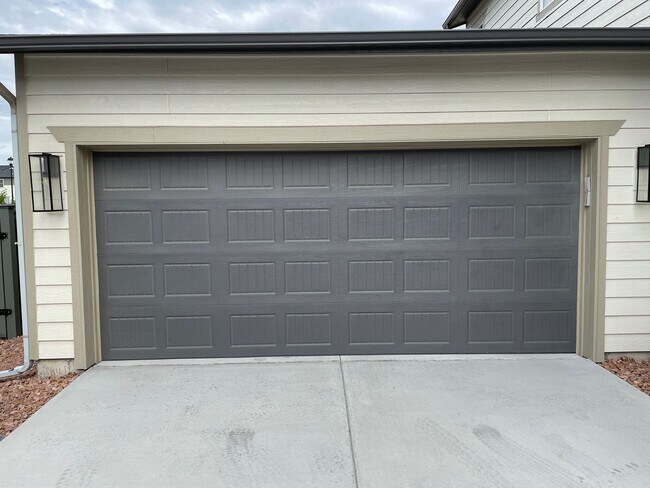 Building Photo - 5829 Spring Breeze Dr