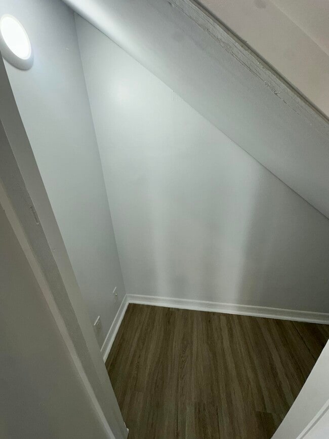 Building Photo - 103 E Tiffany Dr